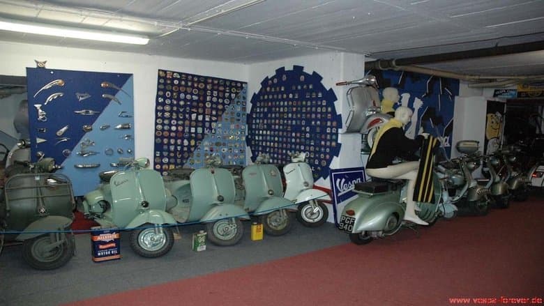 copertina del programma Forever Vespa. Storia di un mito italiano