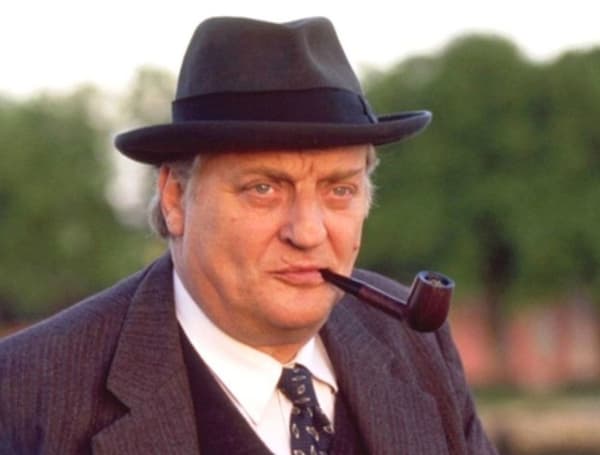 copertina del programma Maigret e le due sorelle