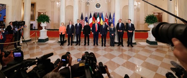 copertina del programma Trump In Europa (18:30 - 19:00) - Ep. 7 - Trump In Europa (18:30 - 19:00)