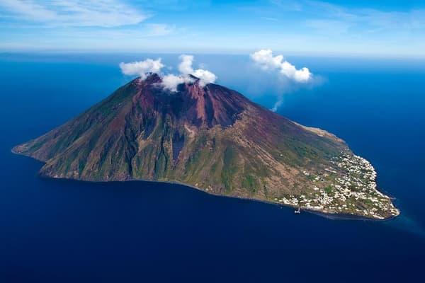copertina del programma Stromboli e vulcani delle Eolie: tra scienza e mito