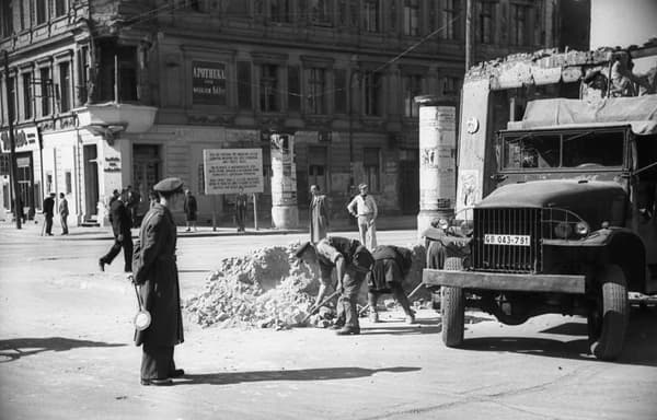 copertina del programma Nel Secolo Breve 1948 - Berlino E L'Inizio Della Guerra Fredda