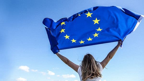 copertina del programma Qualcosa Che Vive E Brucia