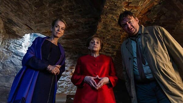 copertina del programma Miss Merkel - Morte al cimitero