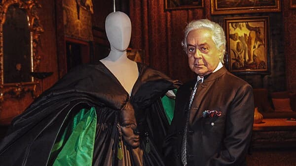 copertina Doc - Roberto Capucci. La Bellezza Salve