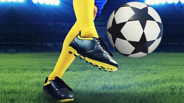 copertina Calcio. Europeo Donne U17 Isole Faroe: Italia-Francia
