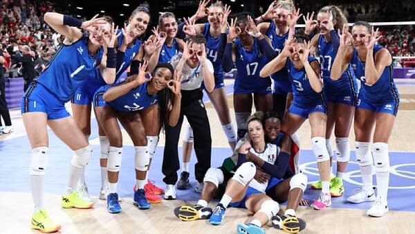 copertina Speciale Volley: Qui E Ora