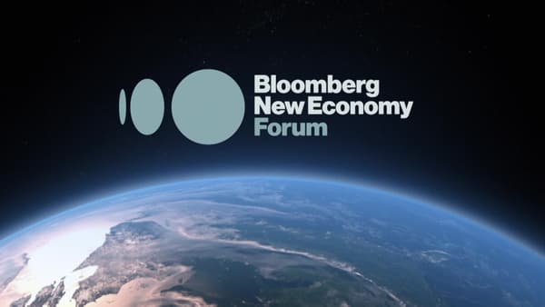 copertina Bloomberg New Economy: Thriving...