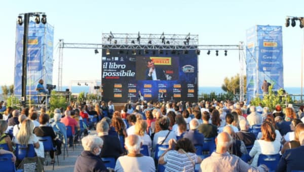 copertina del programma Festival "Il Libro Possibile" Vieste (21:30)
