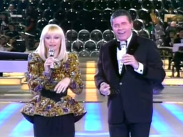 copertina del programma Raffaella Carra' presenta ....