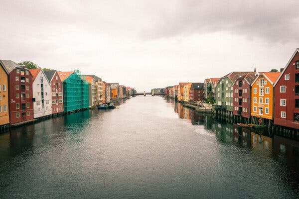 copertina 2025 nfl thanksgiving games