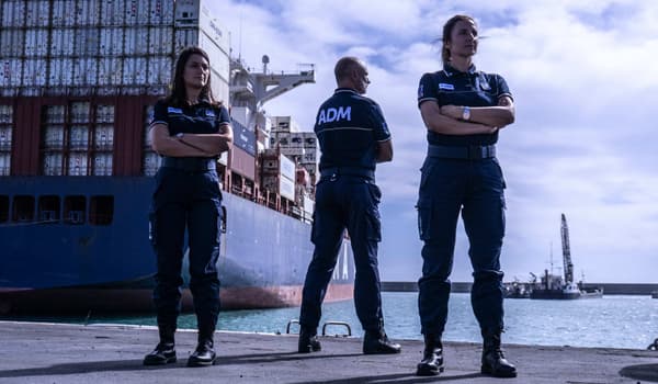 copertina Border Security: acque di confine - Stag. 1 Ep. 2 - Veicolo rubato
