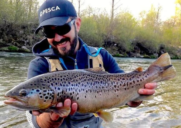 copertina Adrenalin - Battiti di pesca 1 - Stag. 1 Ep. 3