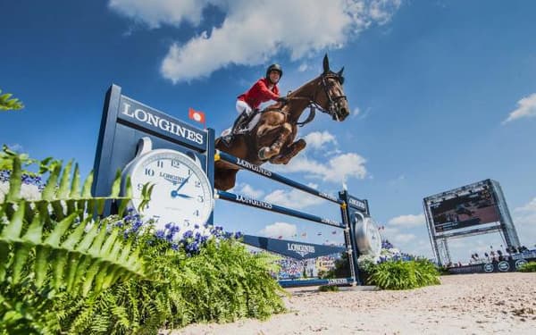 copertina FEI Equestrian World 1