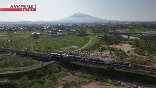 copertina Railway Across the Taklamakan