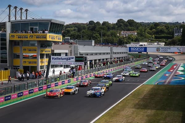 copertina Focus ACI Racing Weekend - TCR Italy