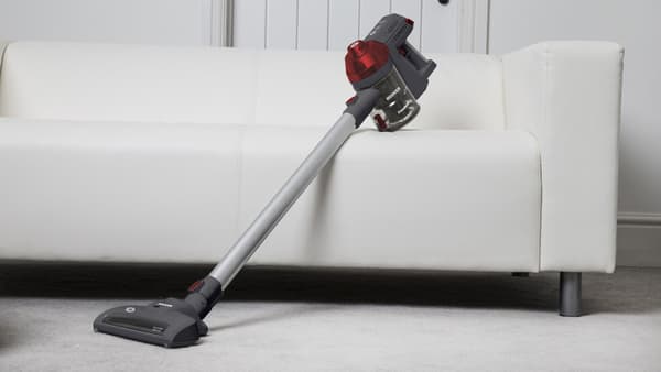 copertina del programma E' tutta un'altra casa con Hoover