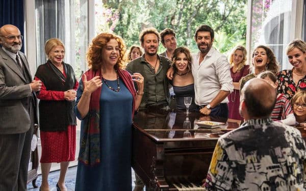 copertina A casa tutti bene