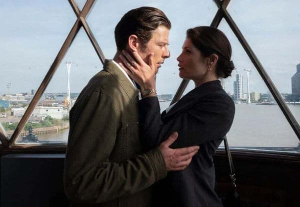 copertina del programma Caccia all'agente Freegard