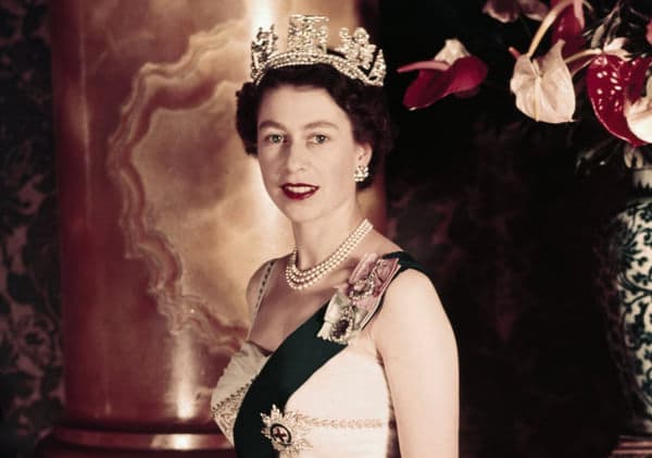 copertina del programma Elizabeth: A Portrait In Parts