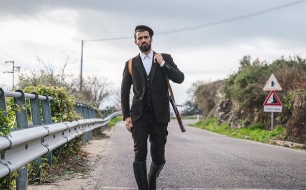 copertina L'uomo che comprò la luna