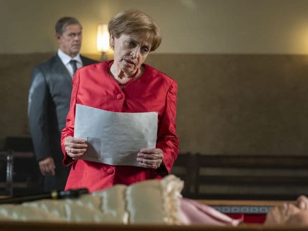 copertina Miss Merkel - Morte al cimitero