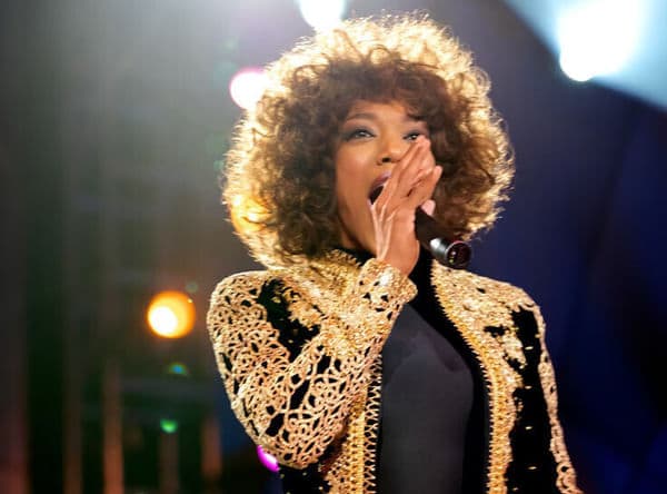 copertina Whitney - Una voce diventata leggenda