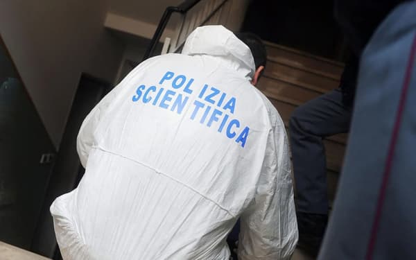 copertina Delitti a circuito chiuso