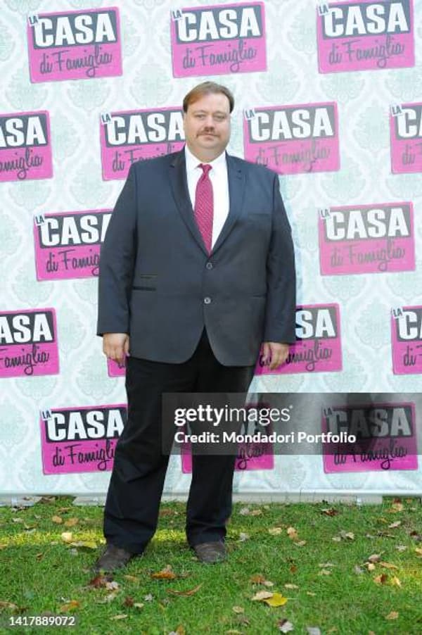 La casa di famiglia copertina del programma La casa di famiglia