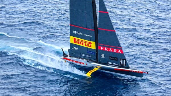 38° America'S Cup: 1a Regata Preliminare - R3 (Cagliari, Golfo Degli Angeli) copertina del programma 38° America'S Cup: 1a Regata Preliminare - R3 (Cagliari, Golfo Degli Angeli)