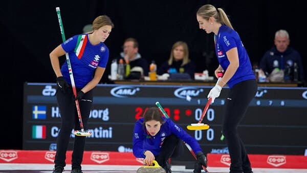 Curling: Europei 2025 - Svezia - Italia Femminile copertina del programma Curling: Europei 2025 - Svezia - Italia Femminile