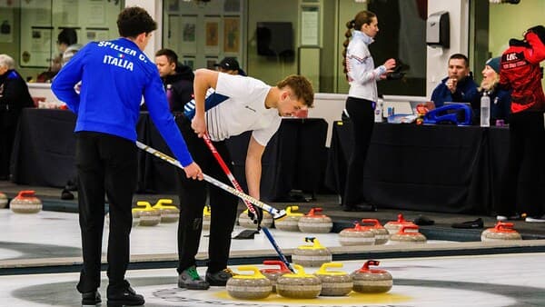 Curling - Europei Maschili 2026 - Gruppo A: Italia - Scozia copertina del programma Curling - Europei Maschili 2026 - Gruppo A: Italia - Scozia
