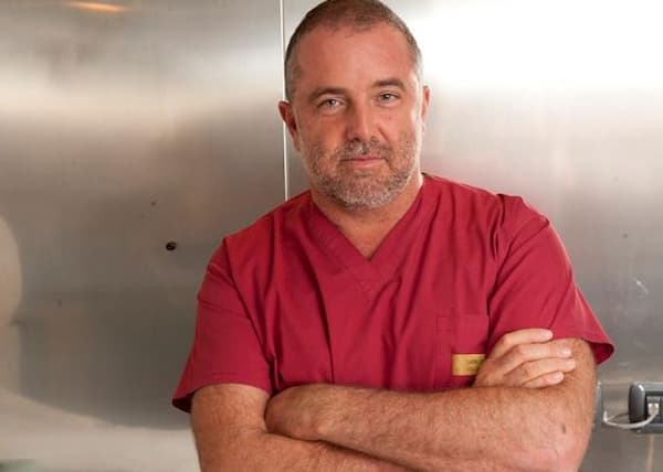 Il re del bisturi copertina del programma Il re del bisturi