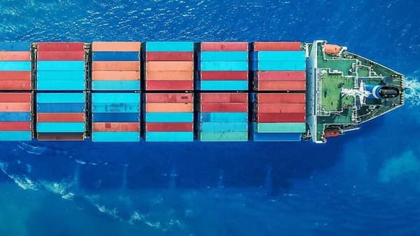 copertina Mega shippers: Land, air and sea