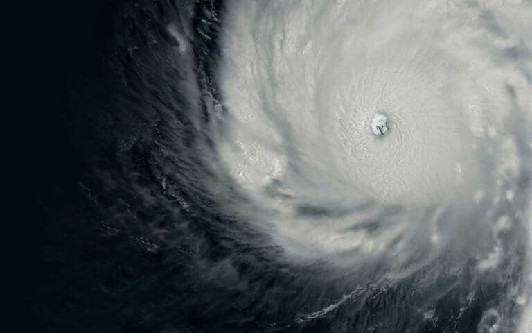 copertina December 1999, Storm of the Century