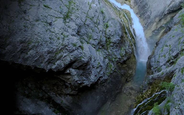 Vajont, 9 ottobre 1963 - La montagna, la diga, gli uomini copertina del programma Vajont, 9 ottobre 1963 - La montagna, la diga, gli uomini